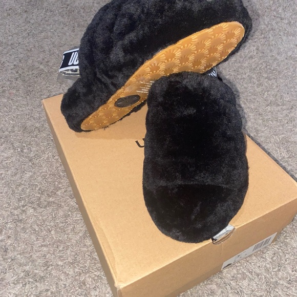 Uggs - Picture 5 of 8